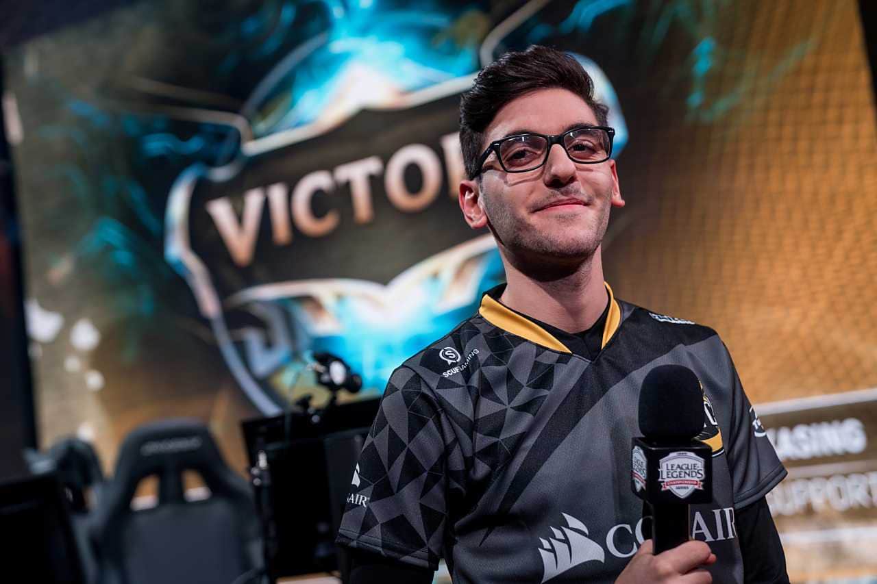 nisqy mad lions takımında+1