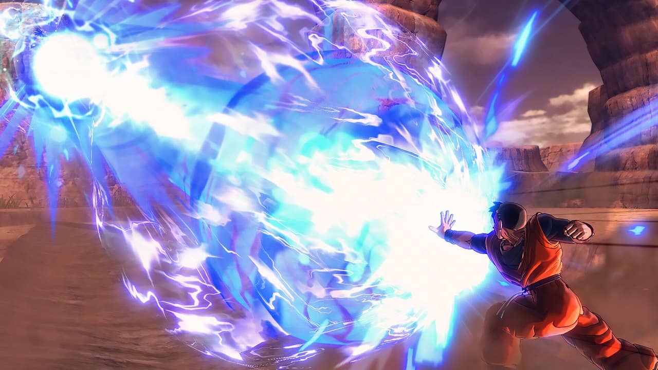 Dragon Ball Xenoverse 2'de mavi bir enerji dalgası fırlatan karakterin yakın plan aksiyon sahnesi