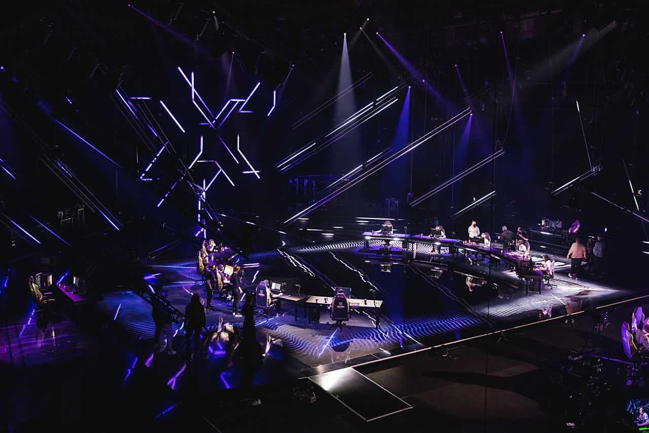 stage+1