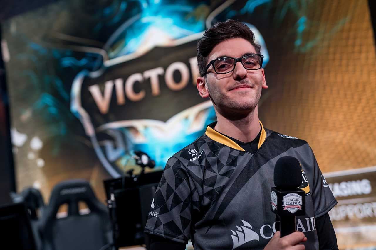 nisqy mad lions takımında+1