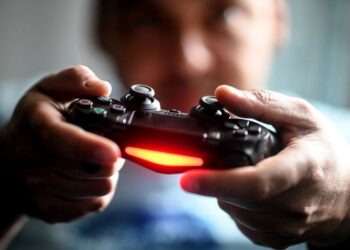 PlayStation Play At Home Kampanyası