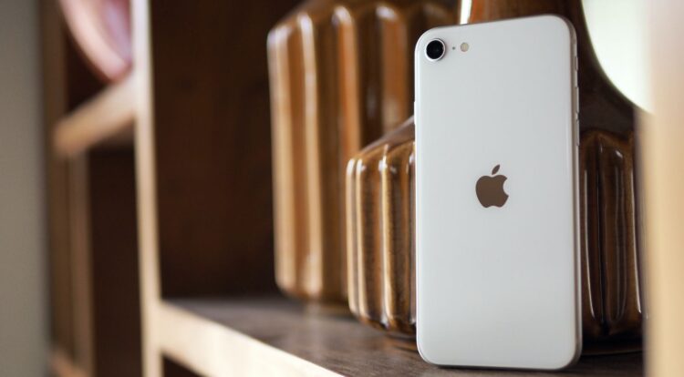 iPhone SE 3