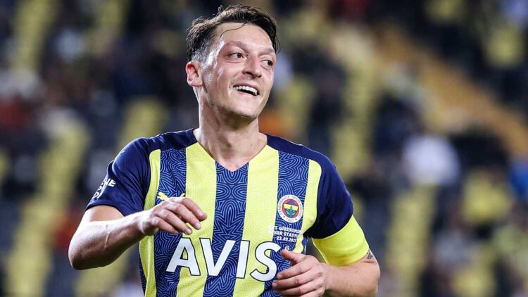 FIFA 23 Mesut Özil Kış Jokerleri SBC En Ucuz Tamamla!