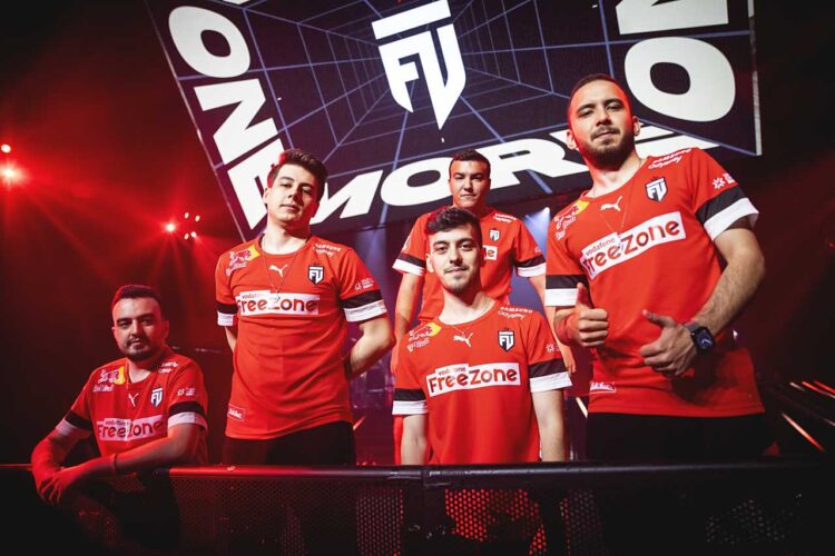 FUT Esports Dünyanın En İyi İlk 8 Takımı Arasına Girdi!