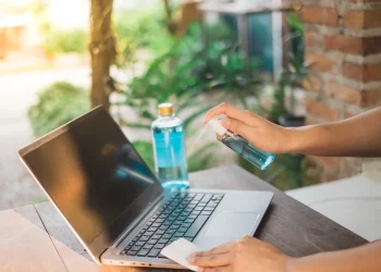 Bilgisayar ve Laptop Monitörü/Ekranı Nasıl Temizlenir? 2024