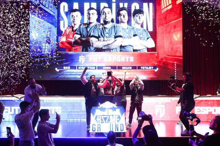 FUT Esports Red Bull Home Ground Dünya Finali'nde!