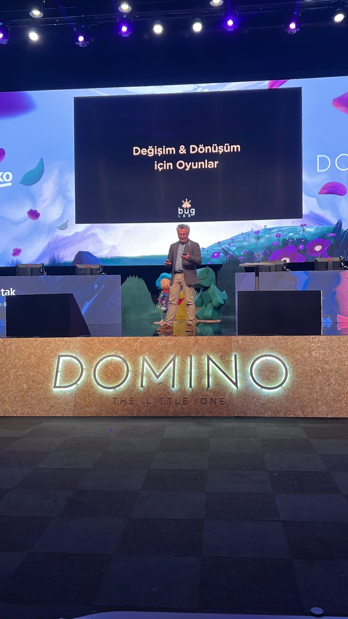 Domino The Little One Bug Lab