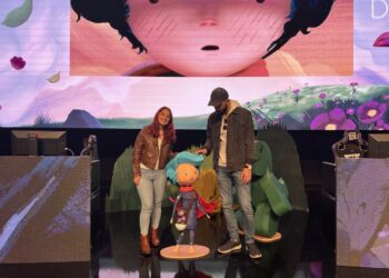 Domino The Little One vs Gamer Papers